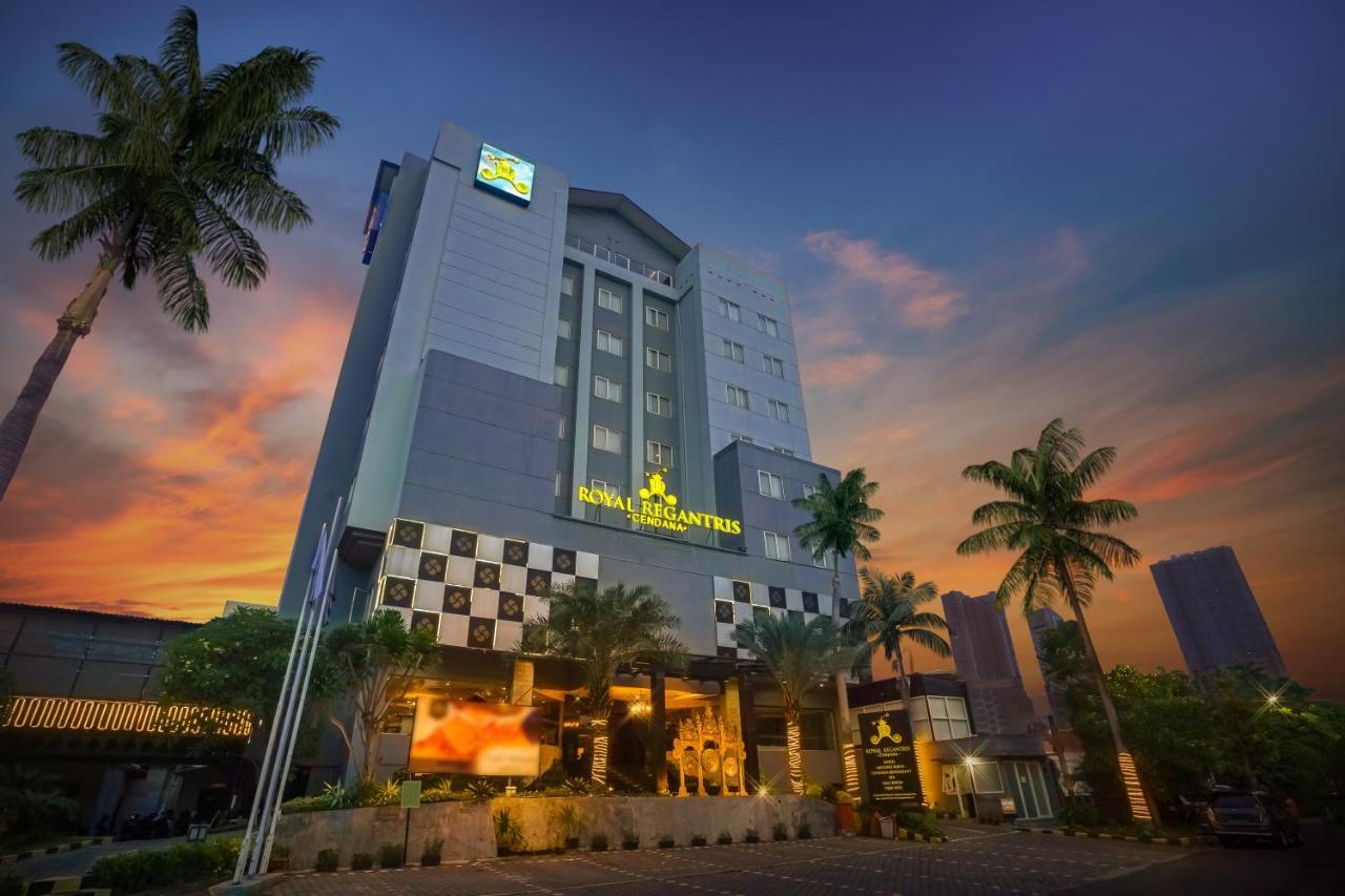 Hotel Royal Regantris Cendana Surabaya Exterior foto